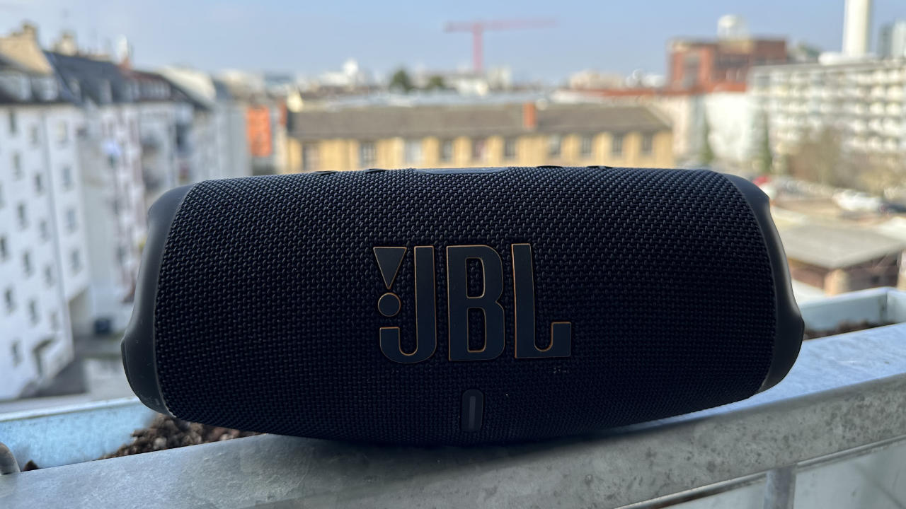 JBL Charge 5 WiFi Test